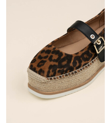 GAIMO MERCEDES MODELO IRENE BROWN + LEOPARDO.