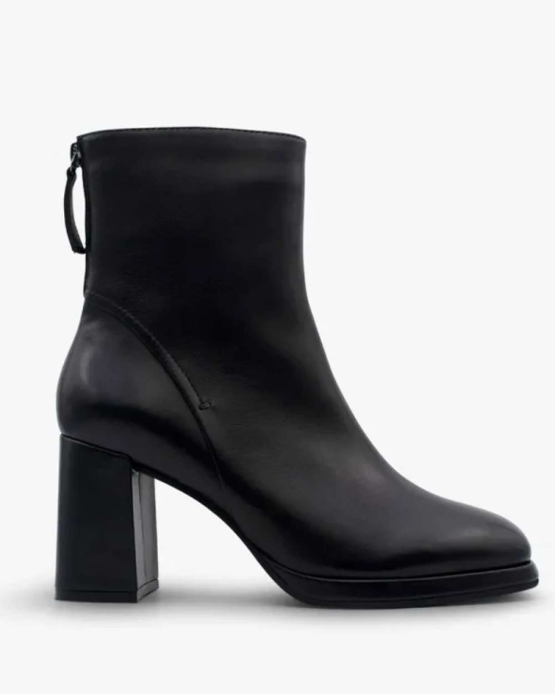 REGARDE LE CIEL BOTIN ANALISA BLACK.