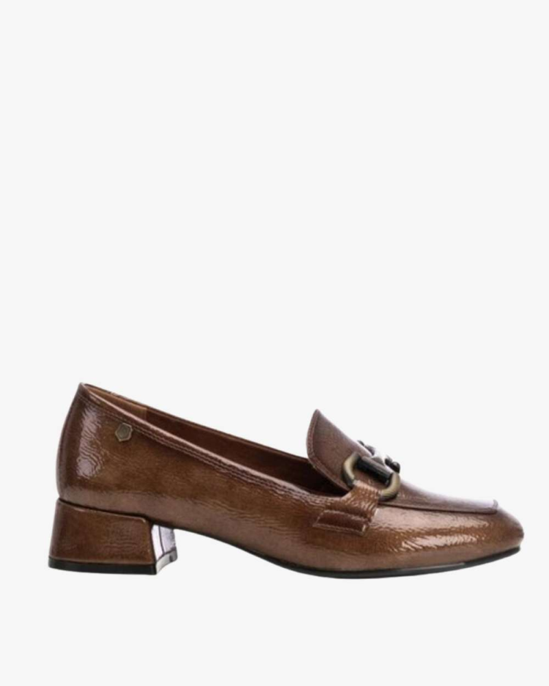 CARMELA 16253905 MOCASIN CHAROL NEGRO.